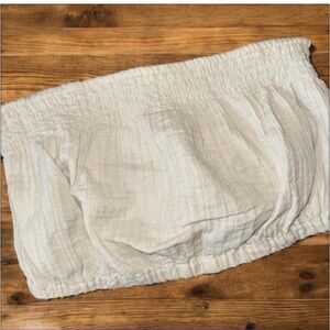 Universal Thread Women’s Tube Top Sz Small Cream Smocked Strapless Casual NWT